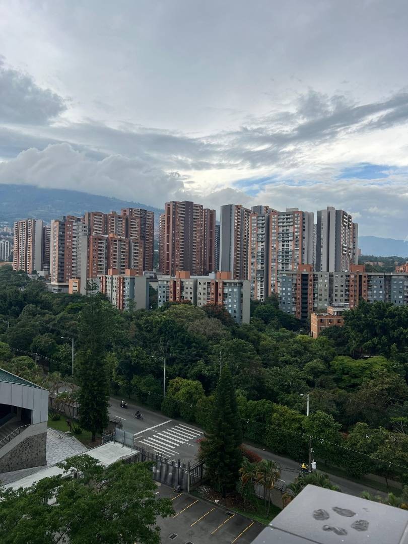 Apartamento en venta en Los Colores, Medellín · foto 11 de 18