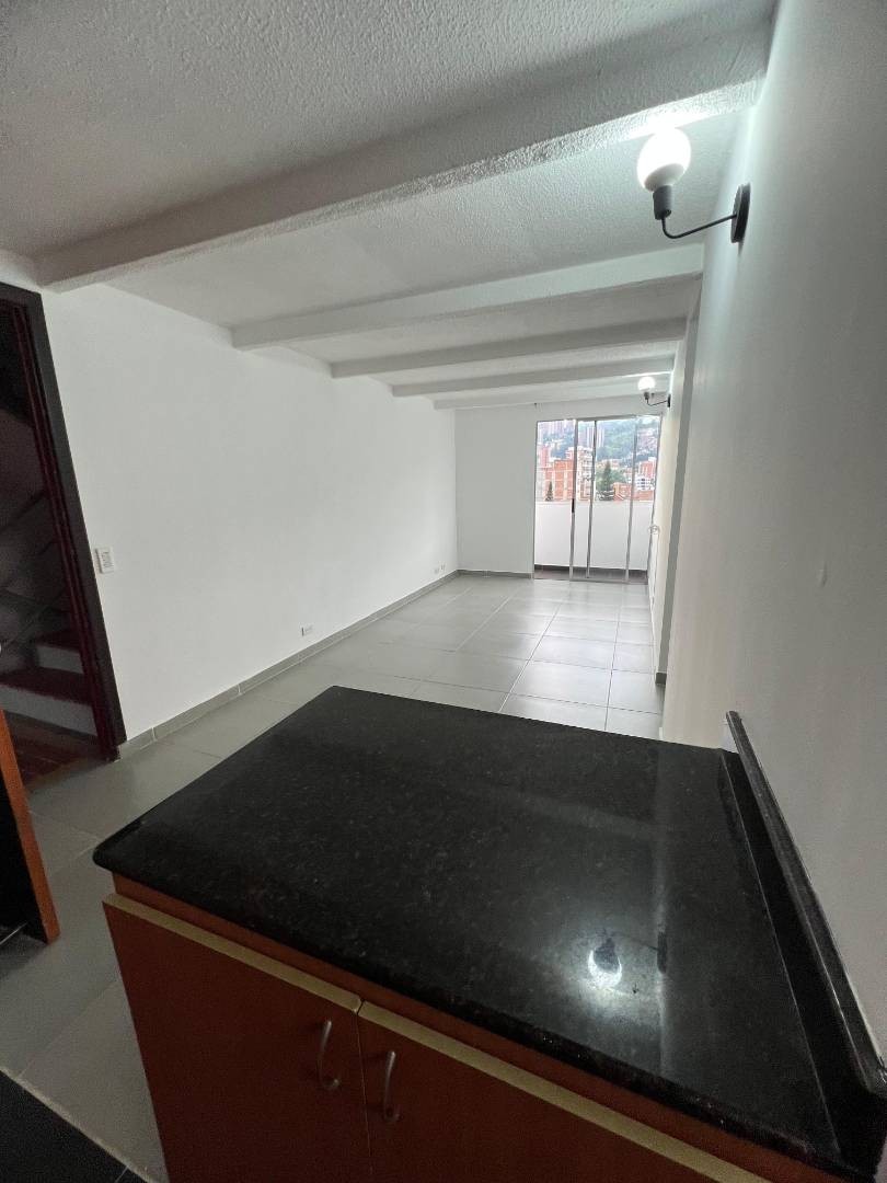 Apartamento en venta en Los Colores, Medellín · foto 12 de 18