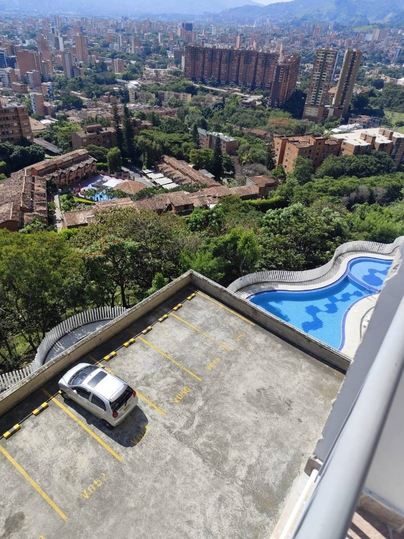 Apartamento en venta en Calasanz, Medellín · foto 4 de 16