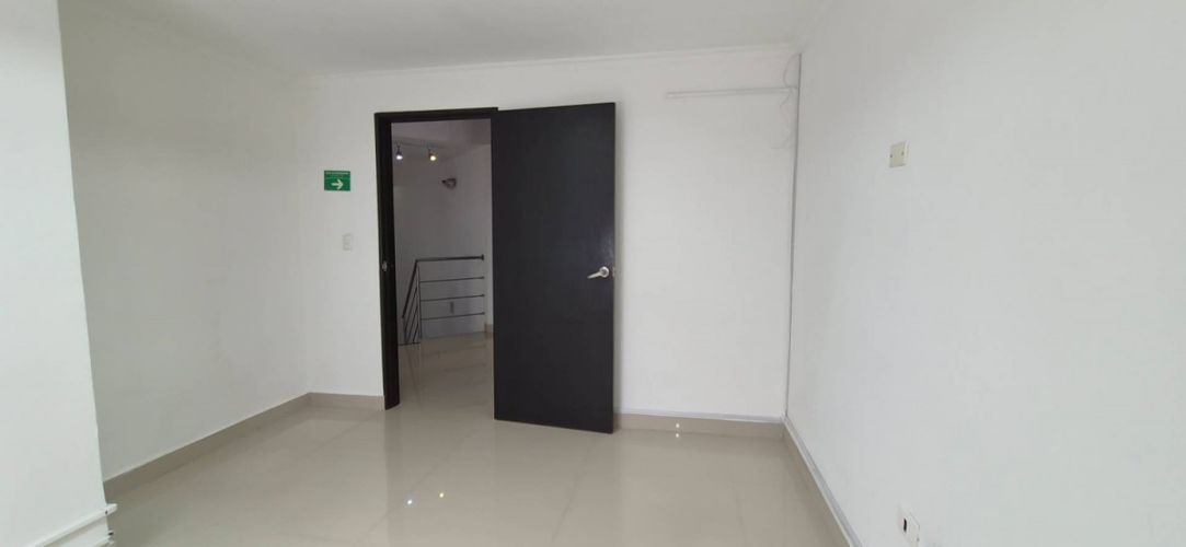 Oficina en arriendo en Belén San Bernardo, Medellín, 12 m² · foto 2 de 2