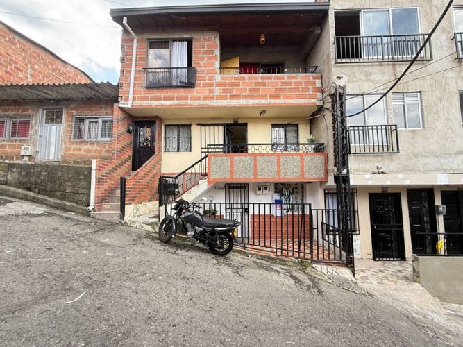 Casa de 7 alcobas en venta en Paris, Bello, 102 m² · foto 4 de 22