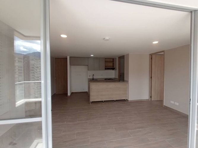 Apartamento de 2 alcobas en venta en Loma De La Doctora, Sabaneta, 72 m² · foto 3 de 10