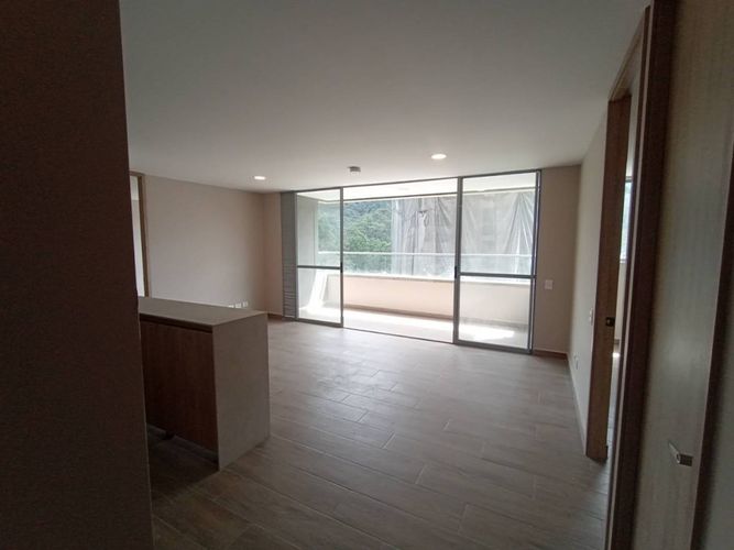 Apartamento de 2 alcobas en venta en Loma De La Doctora, Sabaneta, 72 m² · foto 4 de 10