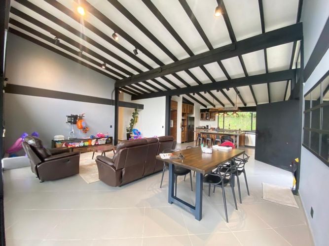 Casa de 3 alcobas en venta en San Isidro, La Estrella, 300 m² · foto 3 de 21