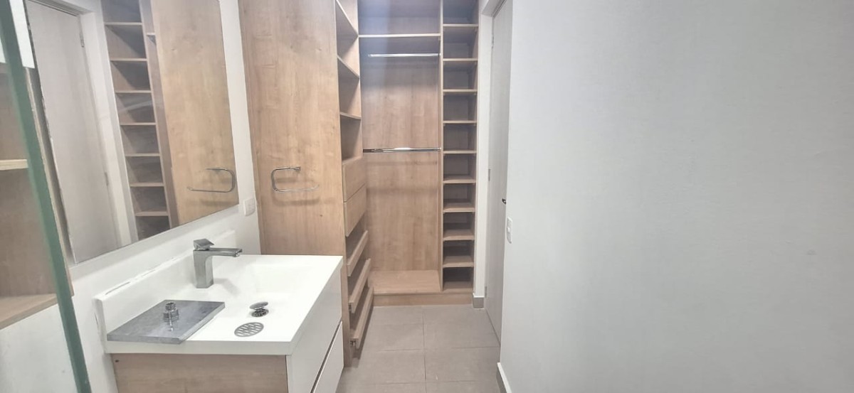 Casa en arriendo en San Lucas, Medellín · foto 6 de 18