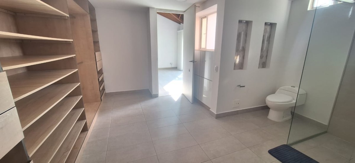 Casa en arriendo en San Lucas, Medellín · foto 9 de 18