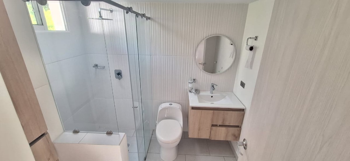 Casa en arriendo en San Lucas, Medellín · foto 14 de 18