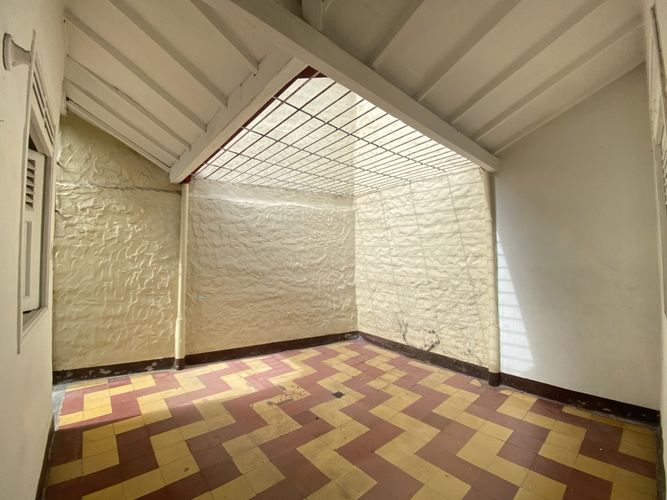 Casa de 7 alcobas en venta en Boston, Medellín, 180 m² · foto 2 de 24