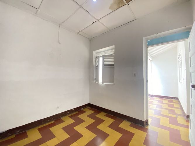 Casa de 7 alcobas en venta en Boston, Medellín, 180 m² · foto 4 de 24