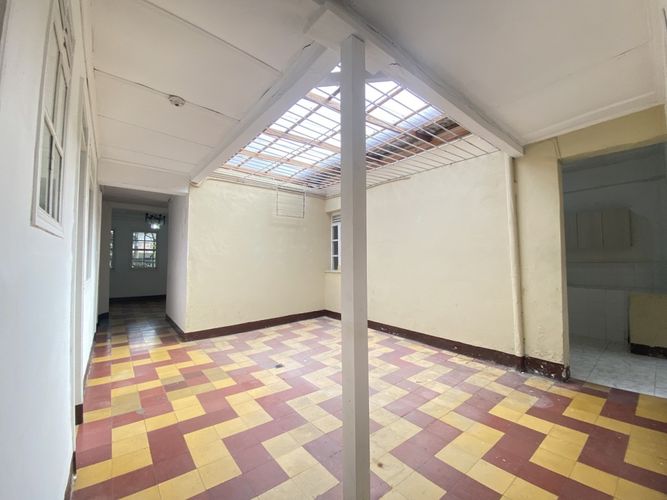 Casa de 7 alcobas en venta en Boston, Medellín, 180 m² · foto 9 de 24