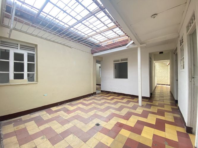 Casa de 7 alcobas en venta en Boston, Medellín, 180 m² · foto 10 de 24