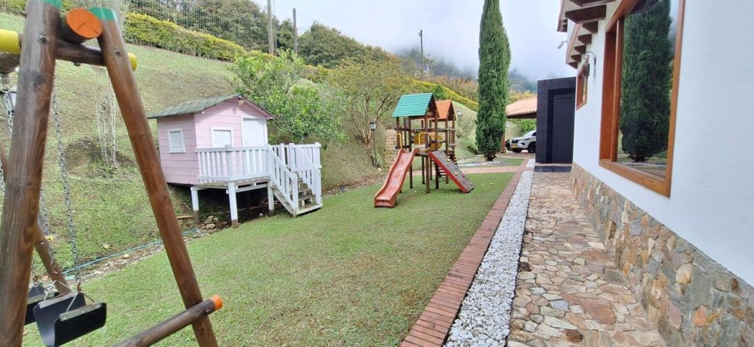 Casa de 6 alcobas en venta en Machado, Copacabana, 560 m² · foto 11 de 24