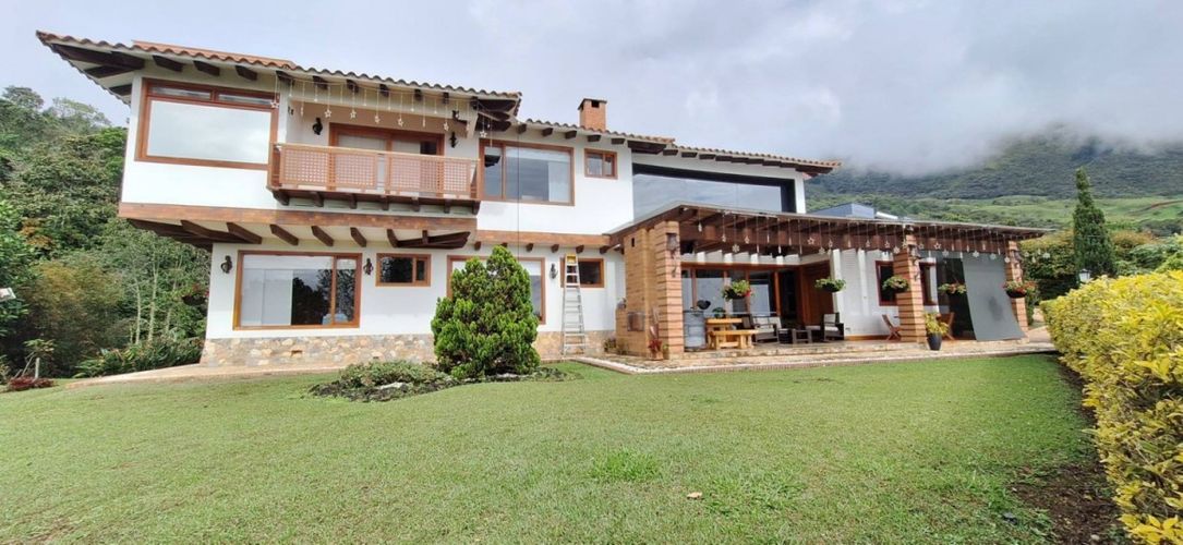 Casa de 6 alcobas en venta en Machado, Copacabana, 560 m² · foto 13 de 24