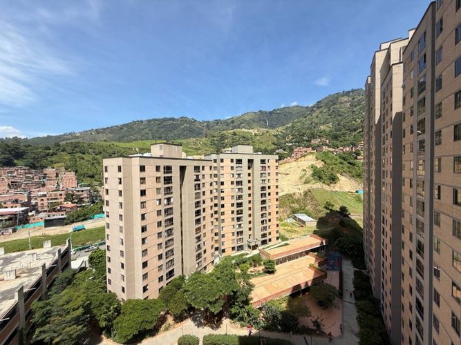 Apartamento de 3 alcobas en venta en Hato Viejo, Bello, 61 m² · foto 24 de 24