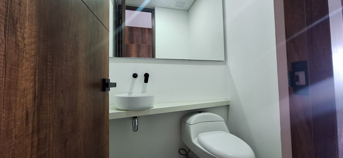 Apartamento en venta en Altos Del Poblado, Medellín · foto 3 de 18