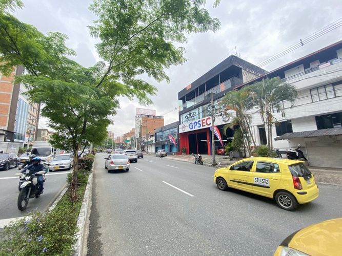 Edificio en venta en Conquistadores, Medellín, 1200 m² · foto 4 de 4