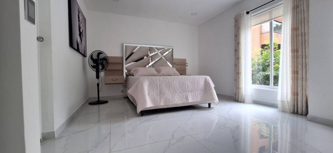 Casa de 3 alcobas en venta en La Frontera, Envigado, 230 m² · foto 10 de 24