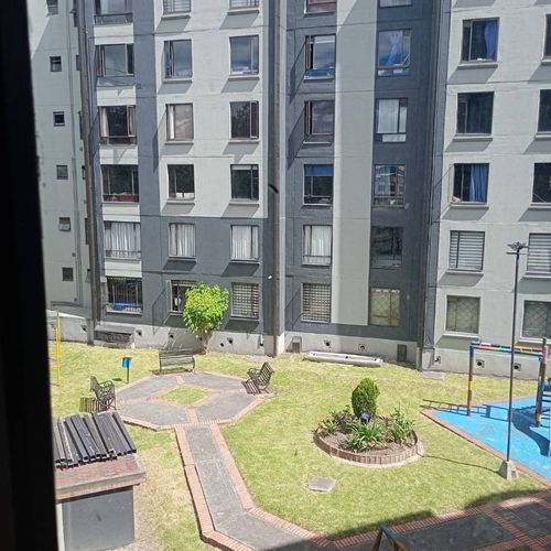 Apartamento de 4 alcobas en venta en Hayuelos, Bogotá, 109 m² · foto 2 de 24
