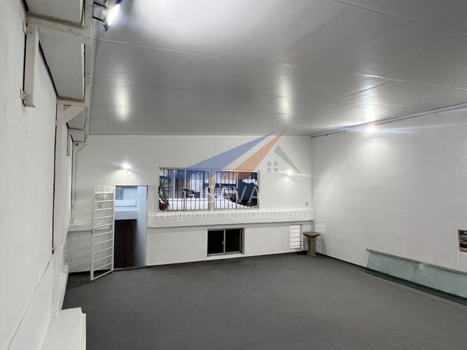 Alquiler Local Comercial en Punta Carretas! En Primer Piso - 140 m2! Excelente Ubicación.