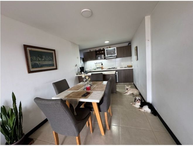Apartamento de 4 alcobas en venta en Loma De San Jose, Sabaneta, 84 m² · foto 2 de 23