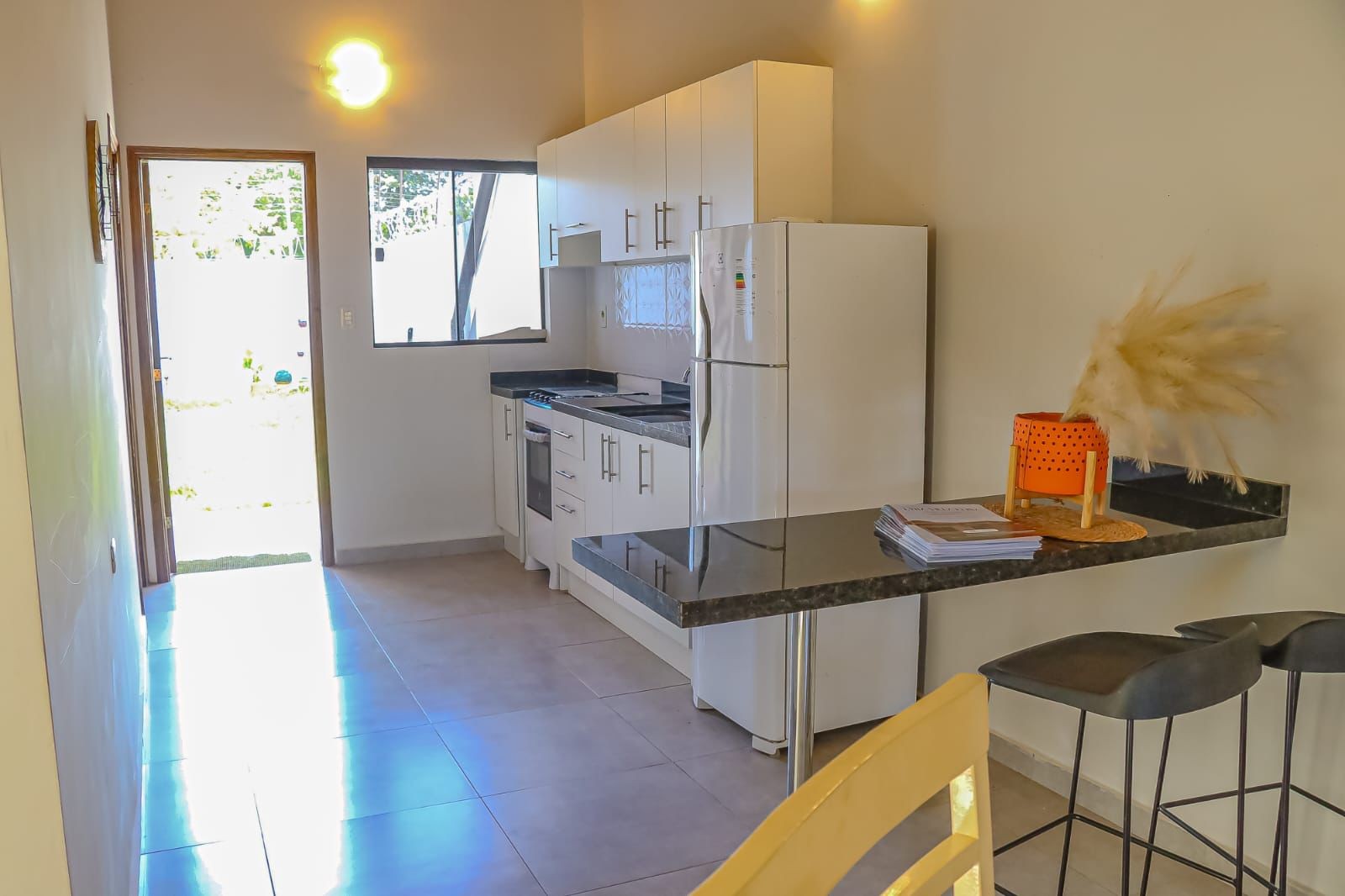 Exclusiva Residencia a Estrenar en el Prestigioso Barrio Sol de América, Villa Elisa: Su Nuevo Hogar de Ensueño. - foto 4