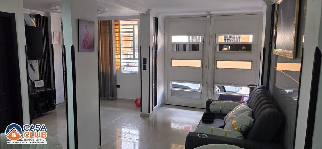Casa de 4 alcobas en venta en Los Molinos, Piedecuesta, 120 m² · foto 2 de 17