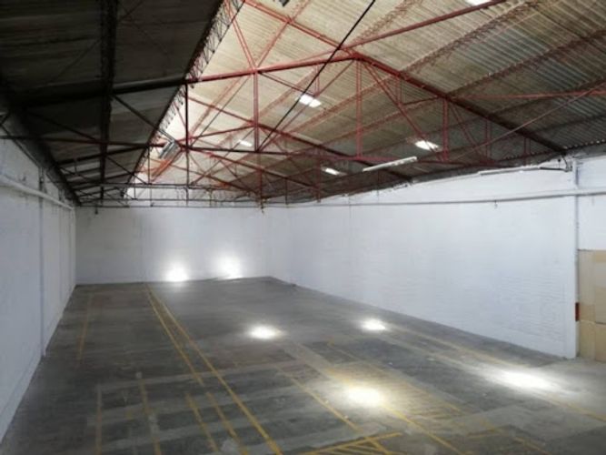 Bodega en arriendo en Fatima, Itagüí, 920 m² · foto 3 de 4
