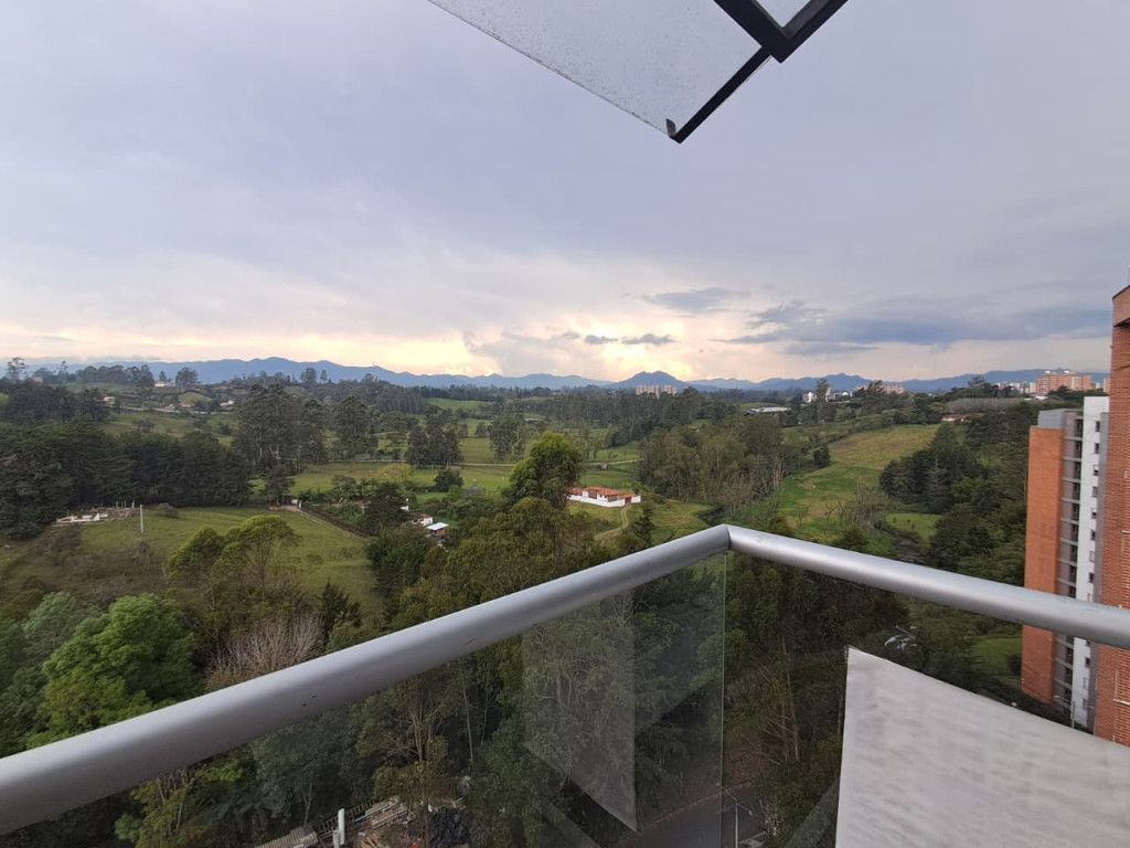 Apartamento en arriendo en Centro, Rionegro · foto 4 de 18