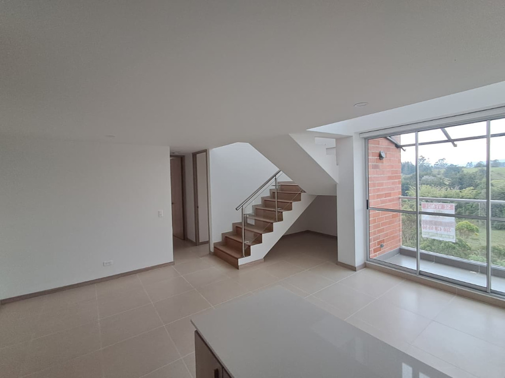 Apartamento en arriendo en Centro, Rionegro · foto 5 de 18