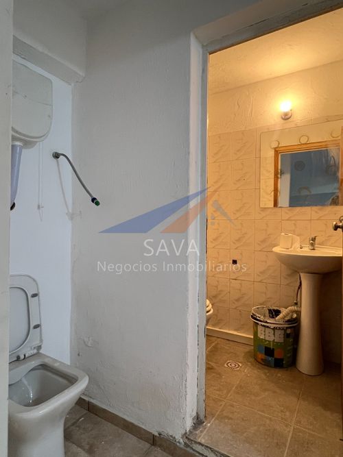 Alquiler Local Comercial en Villa Biarritz! En Primer Piso - 140 m2! Excelente Ubicación. · Foto 5