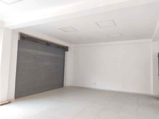 Local en venta en Centro Poblado Pablo Vi, Madrid, 134 m² · foto 2 de 14