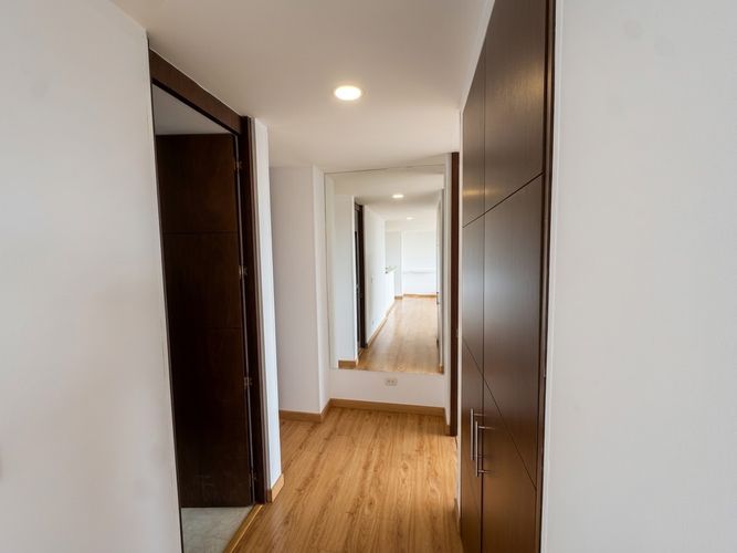 Apartamento de 2 alcobas en venta en Chapinero Alto, Bogotá, 90 m² · foto 5 de 24