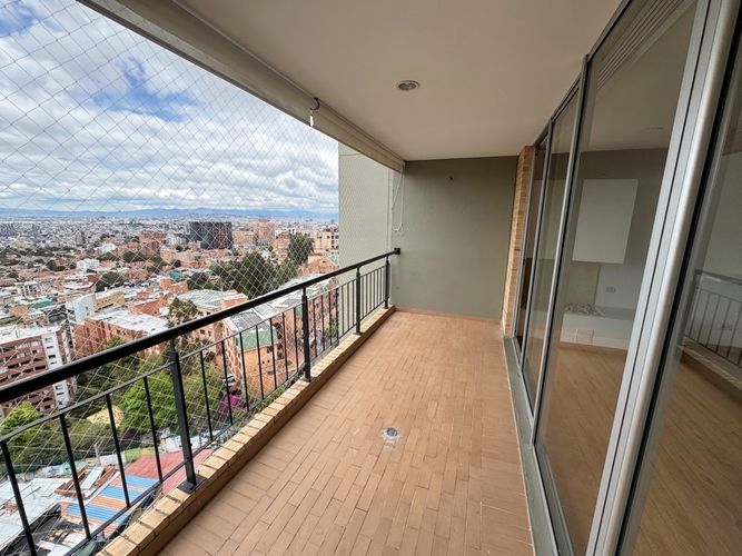 Apartamento de 2 alcobas en venta en Chapinero Alto, Bogotá, 90 m² · foto 3 de 24
