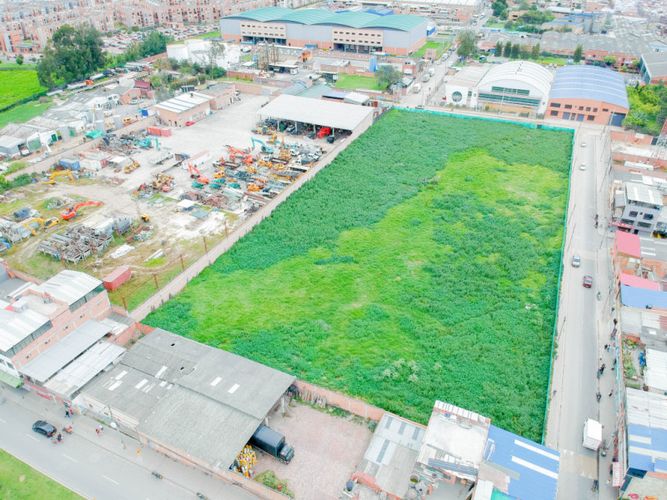 Lote en venta en El Cortijo, Madrid, 12104 m² · foto 3 de 12