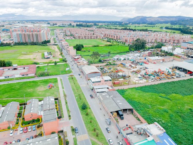 Lote en arriendo en El Cortijo, Madrid, 12104 m² · foto 12 de 12