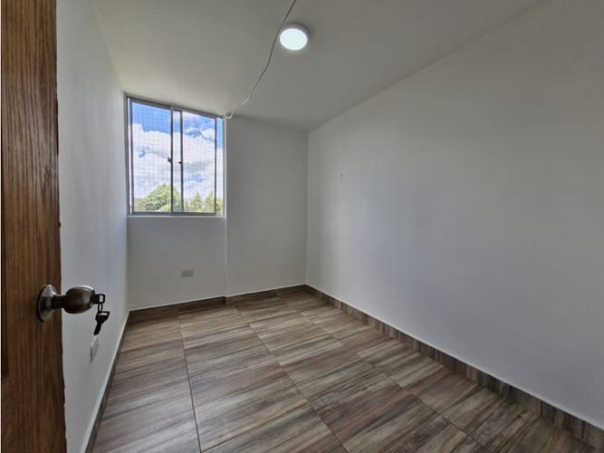 Apartamento de 3 alcobas en arriendo en Cuatro Esquinas, Rionegro, 57 m² · foto 11 de 15