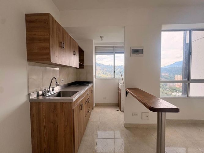 Apartamento de 3 alcobas en venta en Vegas De La Doctora, Sabaneta, 65 m² · foto 2 de 15