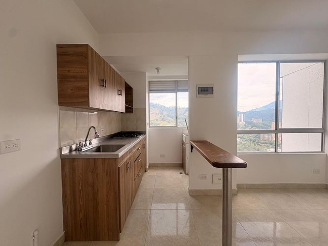 Apartamento de 3 alcobas en venta en Vegas De La Doctora, Sabaneta, 65 m² · foto 3 de 15