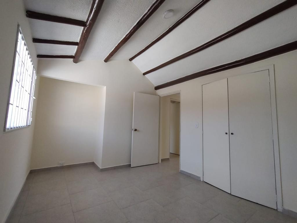 Casa en venta en Modelia, Bogotá · foto 8 de 12