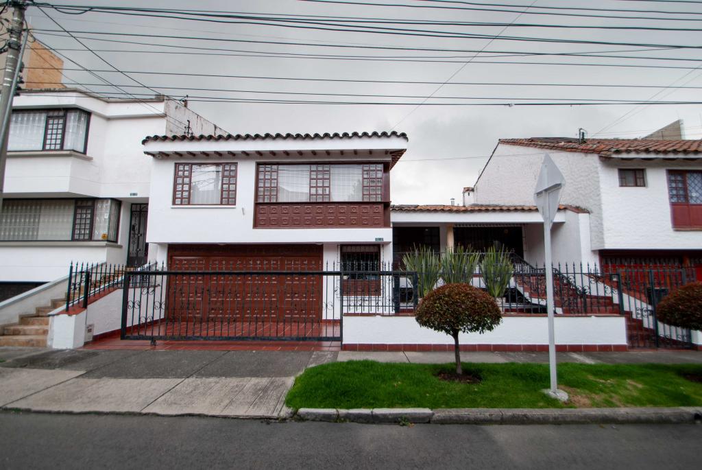 Casa en arriendo en Chicó Alto, Bogotá en Molinos Norte