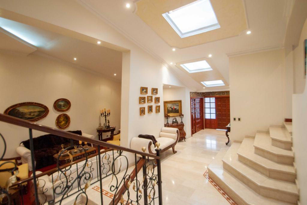 Casa en arriendo en Chicó Alto, Bogotá · foto 3 de 24