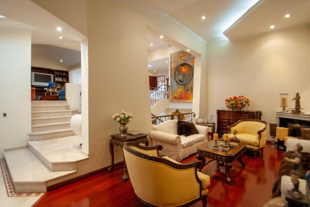 Casa en arriendo en Chicó Alto, Bogotá · foto 7 de 24