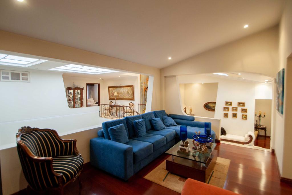 Casa en arriendo en Chicó Alto, Bogotá · foto 8 de 24