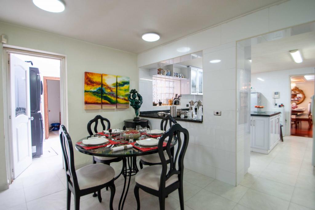 Casa en arriendo en Chicó Alto, Bogotá · foto 14 de 24