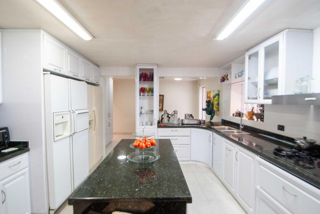 Casa en arriendo en Chicó Alto, Bogotá · foto 16 de 24