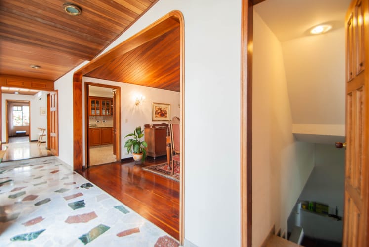 Casa de 5 alcobas en venta en Chicó Alto, Bogotá, 327 m² · foto 12 de 24
