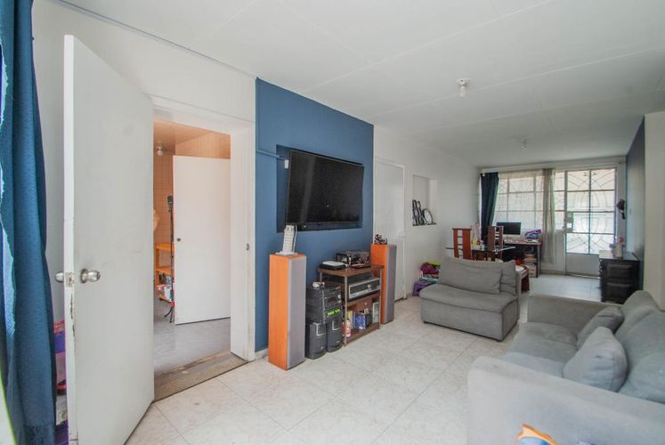 Casa de 6 alcobas en venta en Salazar Gomez, Bogotá, 410 m² · foto 3 de 24