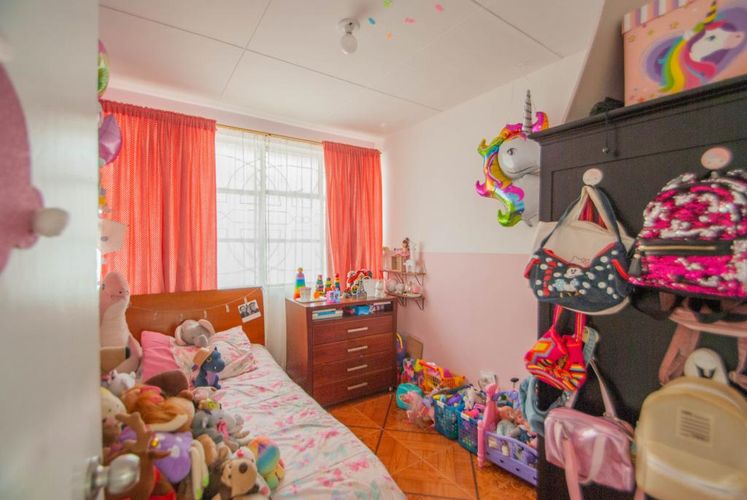 Casa de 6 alcobas en venta en Salazar Gomez, Bogotá, 410 m² · foto 6 de 24