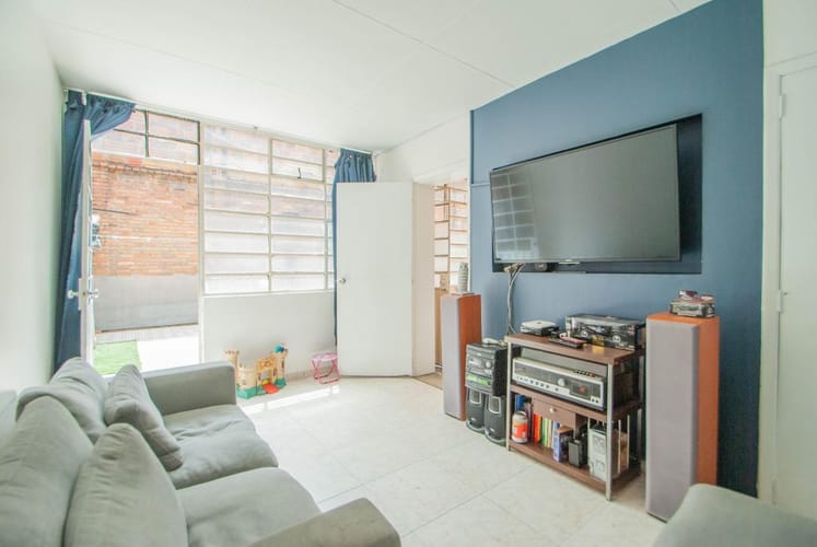 Casa de 6 alcobas en venta en Salazar Gomez, Bogotá, 410 m² · foto 10 de 24