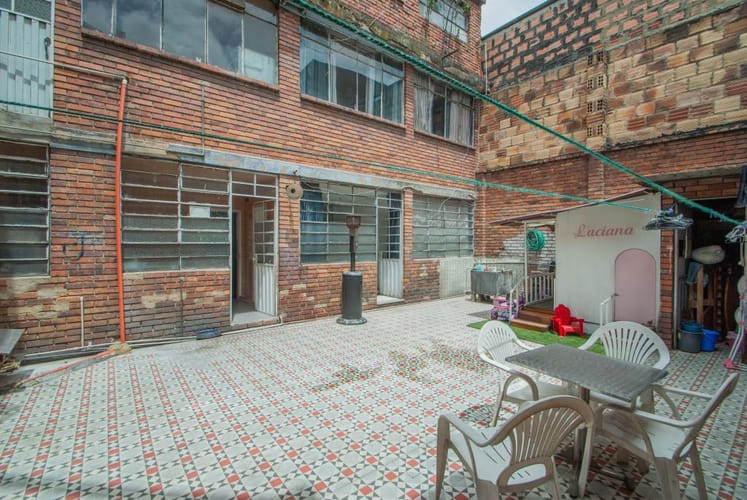 Casa de 6 alcobas en venta en Salazar Gomez, Bogotá, 410 m² · foto 11 de 24